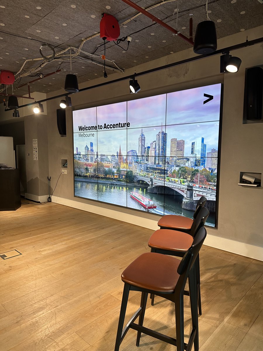 Misti and <a href="/DrRajapaksa/">Dr Anushi Rajapaksa</a> made it to Accenture Fireside Chat 🔥So grateful to be able to present our work, share stories around unique barriers female-led startups face, and celebrate achievements alongside the fantastic female founders Nadine Udorovic and Emily Galea 💐