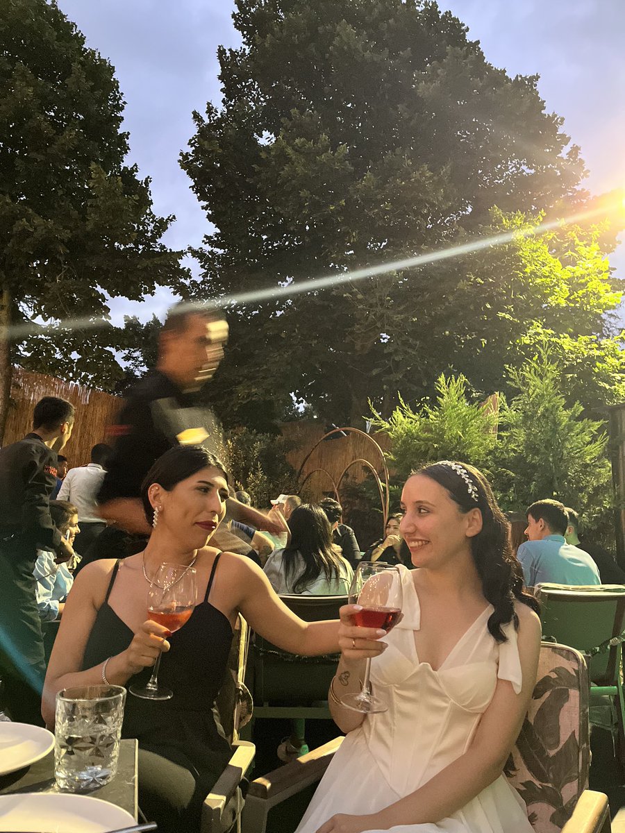 GlistanPy's tweet photo. Hep mutluluğa 🥂 https://t.co/2TTXSPGc8Y