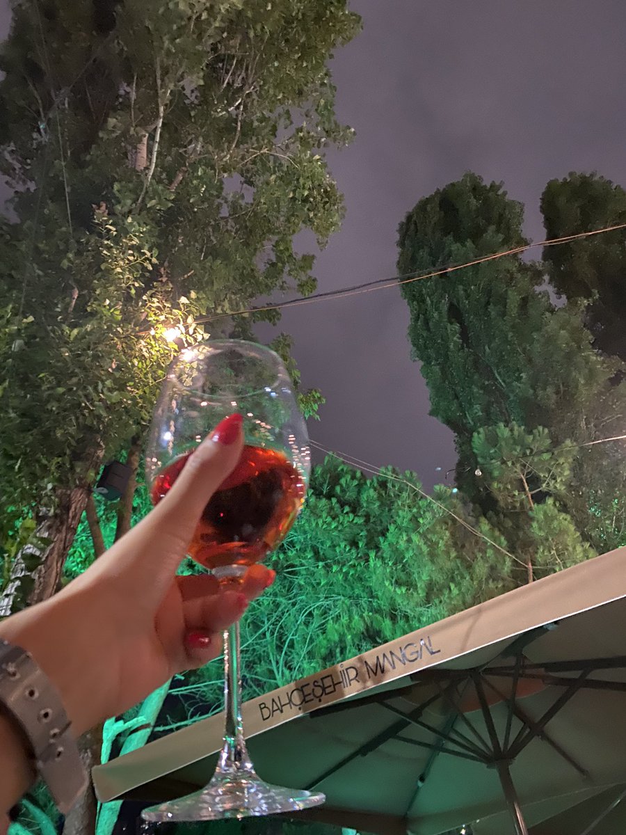 GlistanPy's tweet photo. Hep mutluluğa 🥂 https://t.co/2TTXSPGc8Y