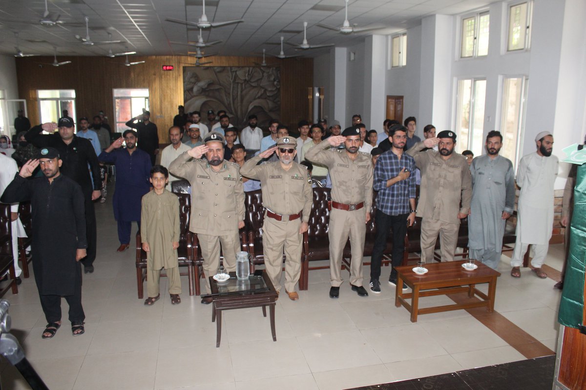 ZooPeshawar's tweet photo. The event was graced by Conservators/senior officers of the department and participated by members of School Nature Clubs, students, Zoo volunteers, members of Human Care foundation. The event started with flag hoisting ceremony, special prayers for Shuhada were carried out, https://t.co/JZxyDKuk4P