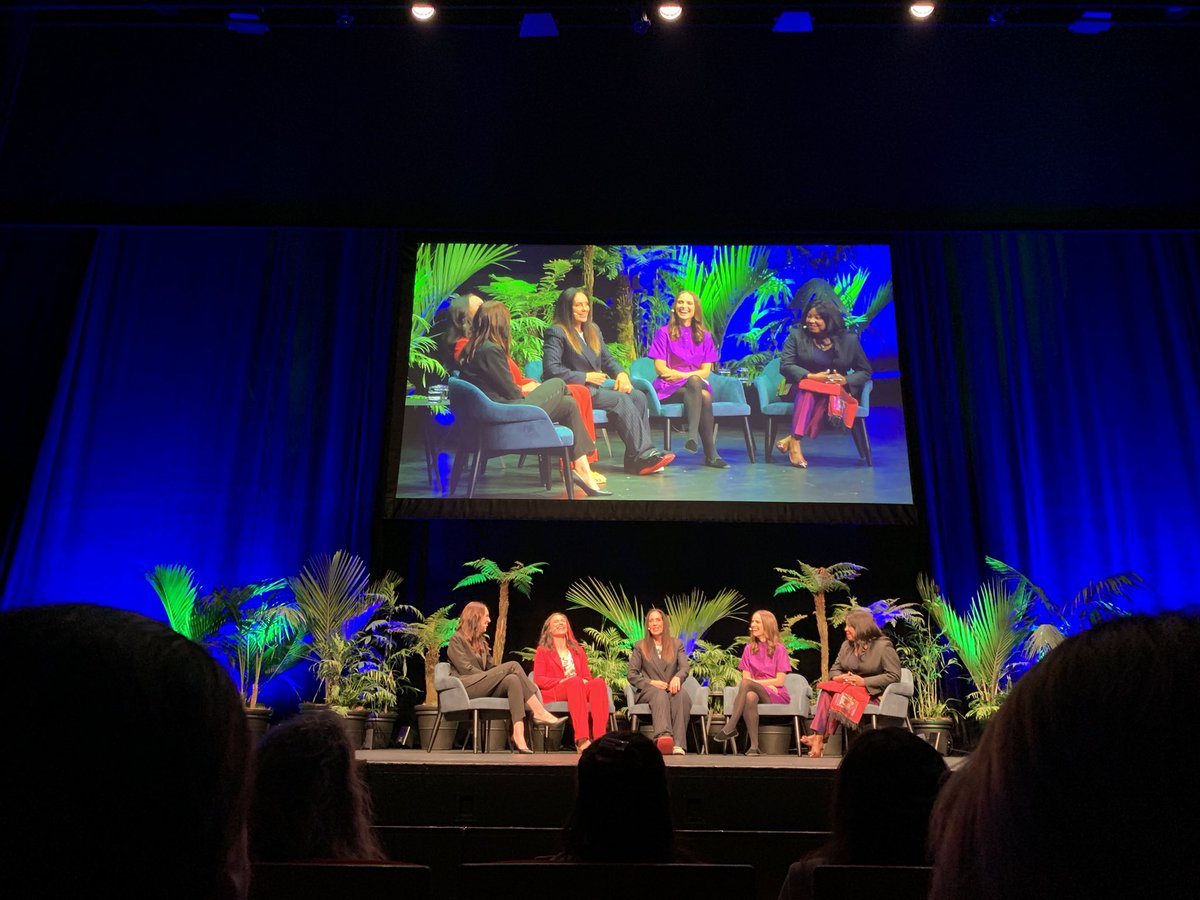 Celebrating women’s achievements & talking about what more needs to be done to empower and promote women in sport, leadership & society. Thanks @jacindaardern @rubytui @fatma_samoura & Natalie Portman for the inspirational discussions in Auckland this evening. #EqualizeNZ