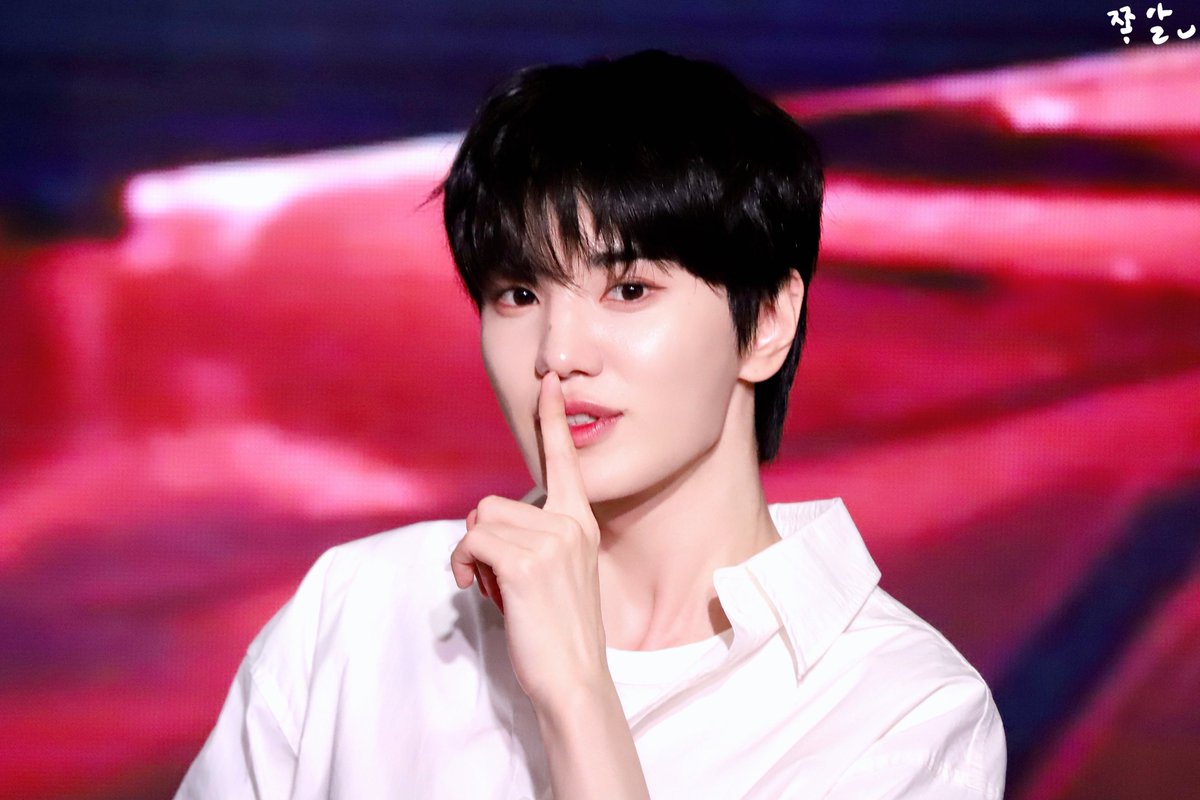 jjong0903_6's tweet photo. 230811 에버라인 팬싸 HQ📸

이성종… 미모… 레전드…🤦🏻‍♀️

#이성종 #성종 #leeseongjong  
#인피니트 #infinite https://t.co/3YoJfF03iV