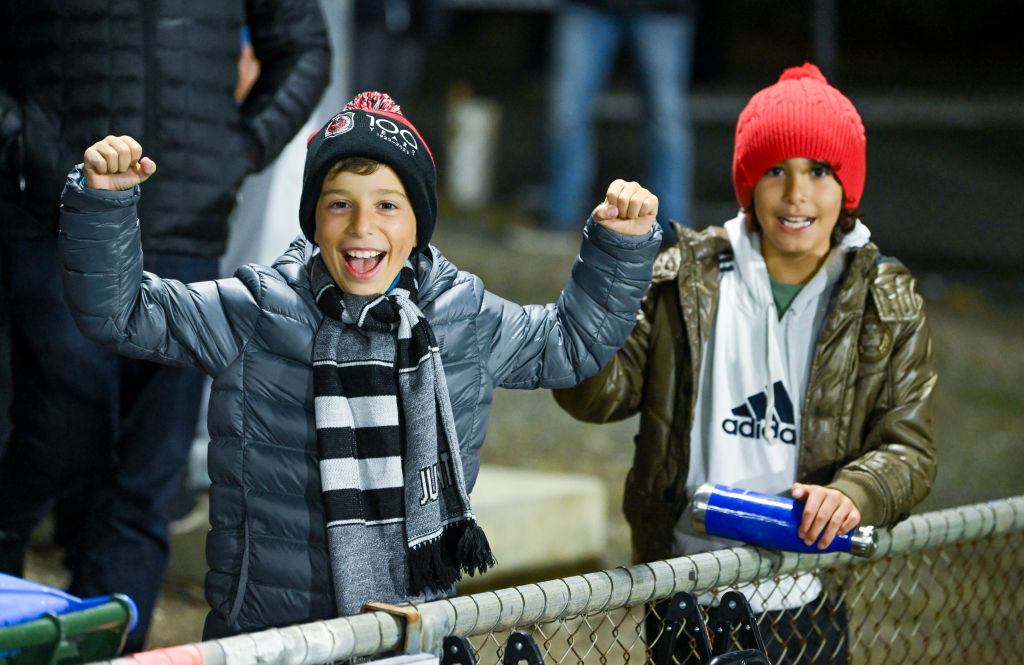 AustraliaCup's tweet photo. All 😁s in Adelaide as @campbelltowncsc edge closer to a #Cupset victory over @mfcbulls 👹
Less than 5 minutes to go!
#CAMvMAC #AustraliaCup #MagicOfTheCup https://t.co/6acbdhO84c
