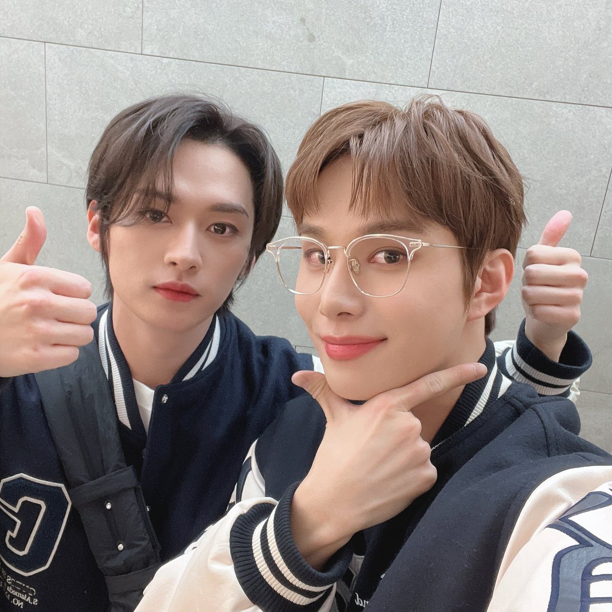 MBCMusicCore's tweet photo. 왜요? 우리가 정우 리노 엠씨 2주년도 끝내주게 챙기는 팔불출 음수종처럼 보이시나요? 삐빅-정답입니다. 음중 최고의 행운행복축복선물인 정우야 리노야! 2주년 너무 축하하고 앞으로도 잘 부탁해 우리 오래오래보자♥

#NCT #NCT_127 #정우
@NCTsmtown @NCTsmtown_127
#StrayKids #리노 @Stray_Kids https://t.co/IQdRKnzaLW