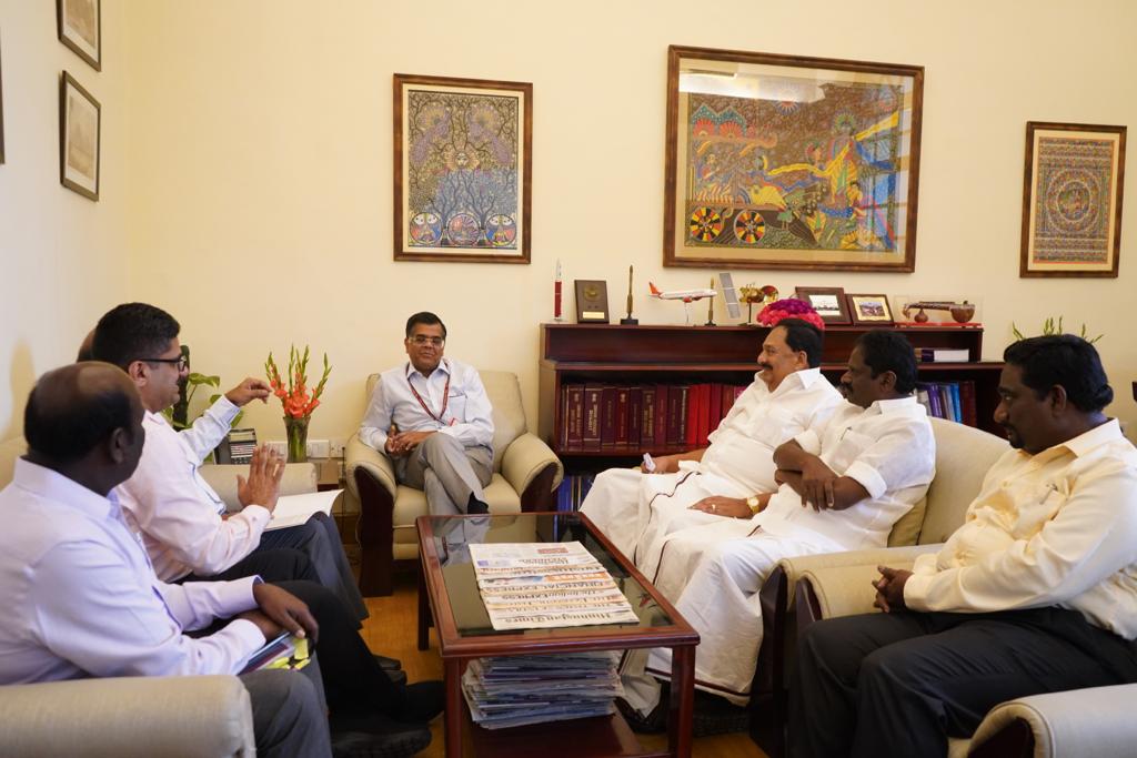 R_Gandhi_MLA's tweet photo. இன்று  புதுதில்லியில் 
ஓன்றிய நிதியமைச்சகத்தின்
செயலாளர்
திரு.T.V.#சோமநாதன்
அவர்களை நானும் 
நேரில் சந்தித்து, 
சேலம் ஜவுளி பூங்கா மற்றும் இதர கோரிக்கைகளை  முன்வைத்து  பேசினார்.இதில் 
டெல்லி மேலிட பிரிதிநிதி
A.K.S.விஜயன் அவர்கள்
அதிகாரிகள் உடனிருந்தனர் https://t.co/phanj4cwPn