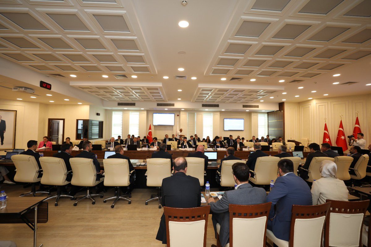 Genel Toplu Sözleşmeye ilişkin müzakeremiz bugün 10.00’da başladı. Çalışma ve Sosyal Güvenlik Bakanlığı’nda devam ediyor.

🔘Saat 15.00’te sosyal taraflar bir araya geleceğiz. 

Kamu İşveren Heyetinin İlk teklifini açıklamasını bekliyoruz.