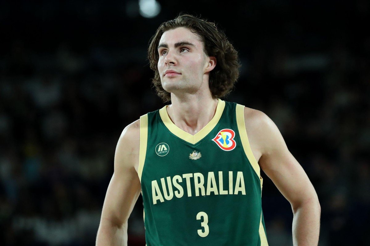 HoopFocusX's tweet photo. Josh Giddey in 24 minutes for Team Australia 

14 points 
9 assists
8 rebounds
1 block
5/7 FGA
4/5 FTA
+29

Near triple double 👀 https://t.co/1vmqblaW8J