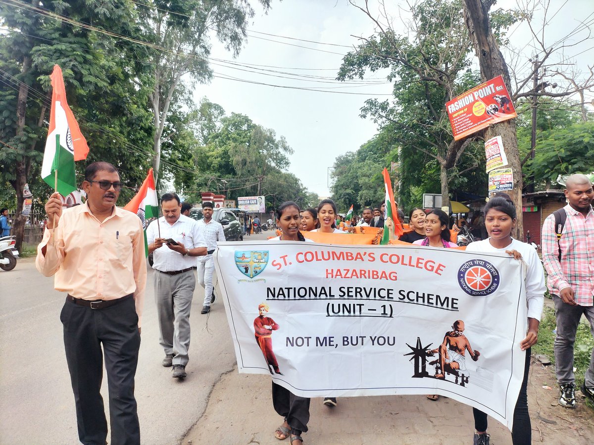 Tiranga Yatra 2023 .
 आज दिनांक 14 अगस्त 2023 को राष्ट्रीय सेवा योजना इकाई एक संत कोलंबा महाविद्यालय  के स्वयंसेवकों ने तिरंगा बांटकर रैली निकाली । हर घर तिरंगा के तहत प्राचार्य डॉ विमल रेवन अपनी बातें रखी और सभी स्वयंसेवकों के साथ जोश पूर्वक नारा लगाते हुए साथ चले।
<a href="/NSSRDPATNA/">NSS RD Patna</a>
