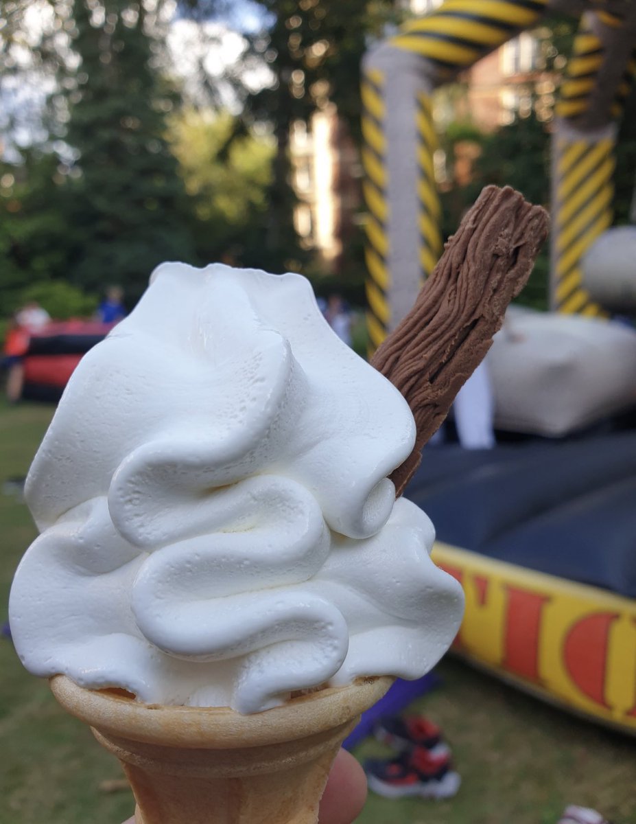 A huge thank you to @bohandbees for providing us with delicious ice creams at the summer event! A perfect addition to the warm summers day! 

#icecream #mrwhippy #icelollies #icecreamvan #icecreamtruck #bohandbees #youthwork #youth #youthevent #summer #summerevent #youngpeople