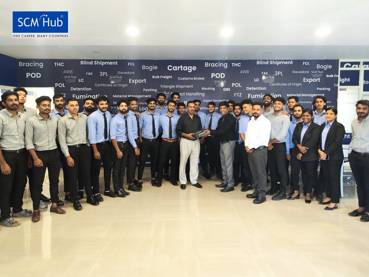 hub_scm's tweet photo. 𝗦𝗖𝗠 𝗘𝘅𝗽𝗲𝗿𝘁 𝗩𝗼𝗶𝗰𝗲 Session 🎤
An enlightening and interactive session with Mr. R. Dileep MD of Aaron Logistics. Thank you for being a part of our SCM Expert Voice series, where valuable insights were shared, igniting our passion for supply chain management. https://t.co/gDxgakpi0i