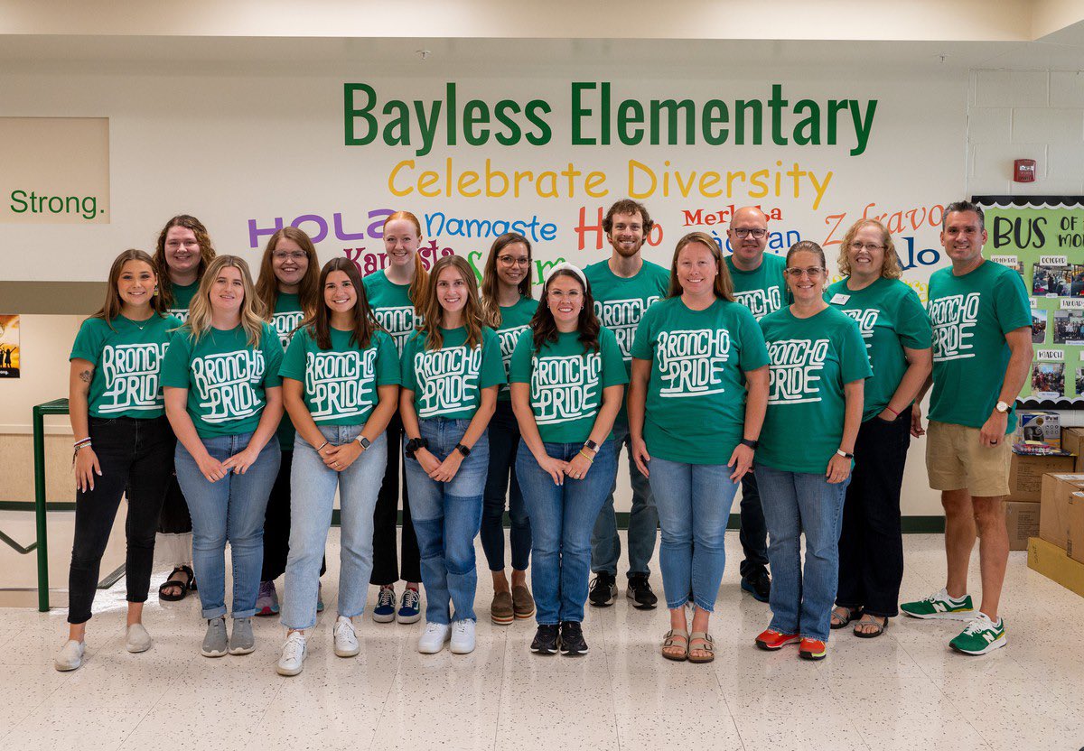 AmyRuzicka's tweet photo. It was such a joy to welcome our newest Bronchos last week. Tomorrow, we welcome back all of our educators. Can’t wait! 💚💛#BaylessFamilyReunion #BronchosFirstDay https://t.co/9GyduNGz1u