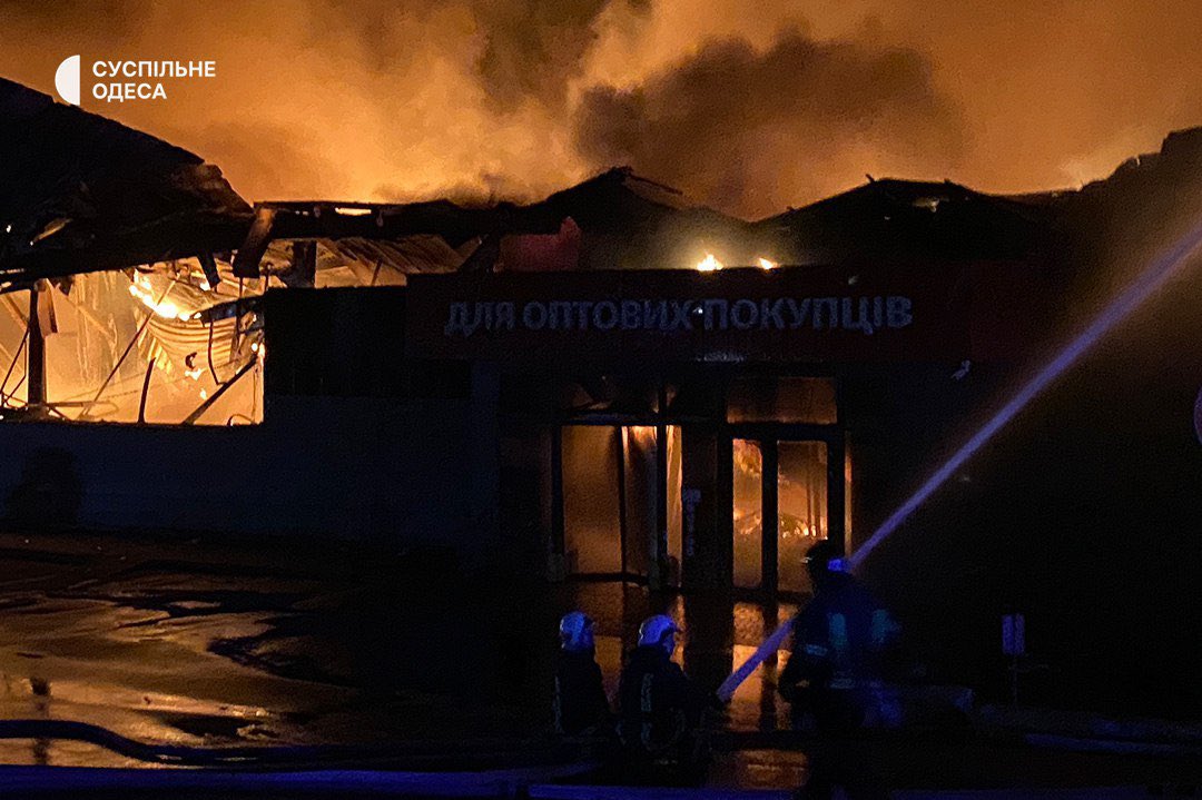 danieilova's tweet photo. The result of yesterday missile attack to Odesa

#RussiaIsATerroristState https://t.co/yqvu7H0ZFO
