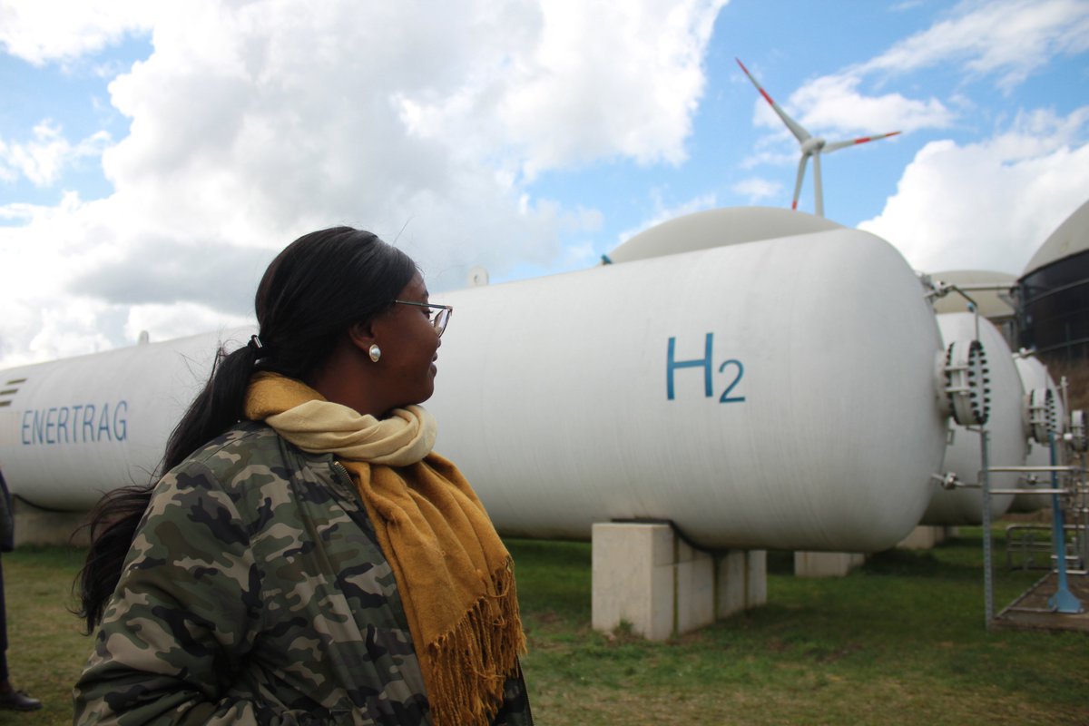📣 OPPORTUNITY: Are you a future driver of change in your country’s #energytransition? Do you have a special interest in #H2 and #PtX? Then Agora’s Hydrogen &amp; PtX Training is for you!
Learn more &amp; apply for Spring 2024 #training by September 24, 2023: bit.ly/2ClKzeI 1/3