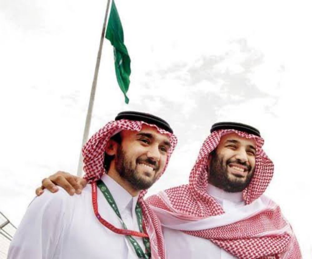 SoonSaudi's tweet photo. اللاعبين العالميين الذين قدموا الى الدوري السعودي 🇸🇦🤩👏:

 - كريستيانو رونالدو 
- كريم بنزيما
- ساديو ماني
- رياض محرز
- انغولو كانتي
- فيرمينو
- بروزوفيتش
- سافيتش
- ساينت
- فابينهو
- فوفانا
- كوليبالي
- ميندي
- تيليس
- نيفيز
- جوتا
- مالكوم
- نيمار https://t.co/4Hh6CHLbPU