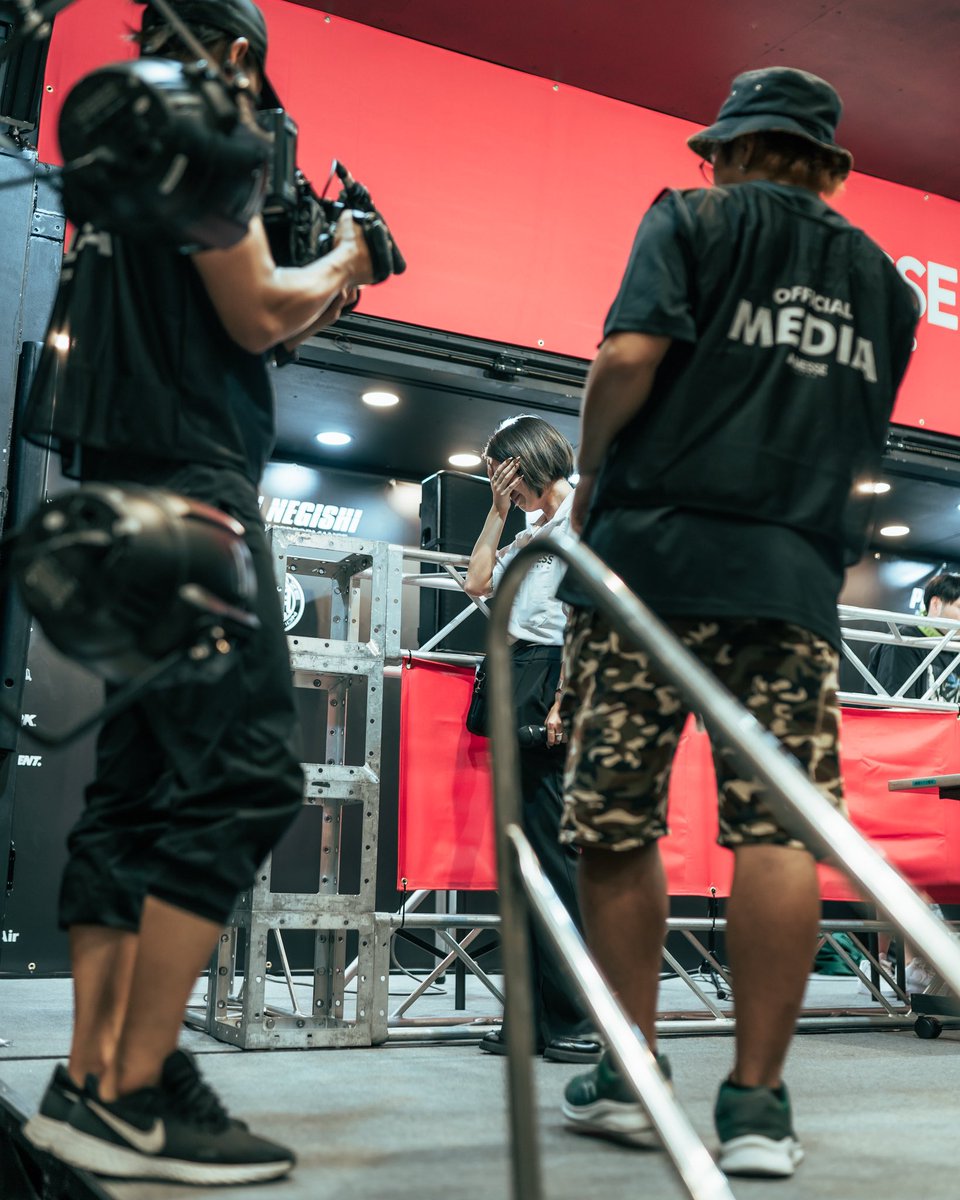 改めて皆様A-MESSEお疲れ様でした
閉会式後、色んな思いが込み上げて我慢出来ずステージで泣いてしまいました。

今日も１日暖かいメッセージを沢山いただきまた泣いています。

本当にありがとうございます。
まだまだ至らない点も多い25歳ですが、今後とも皆様宜しくお願い申し上げます。

#A_MEESE