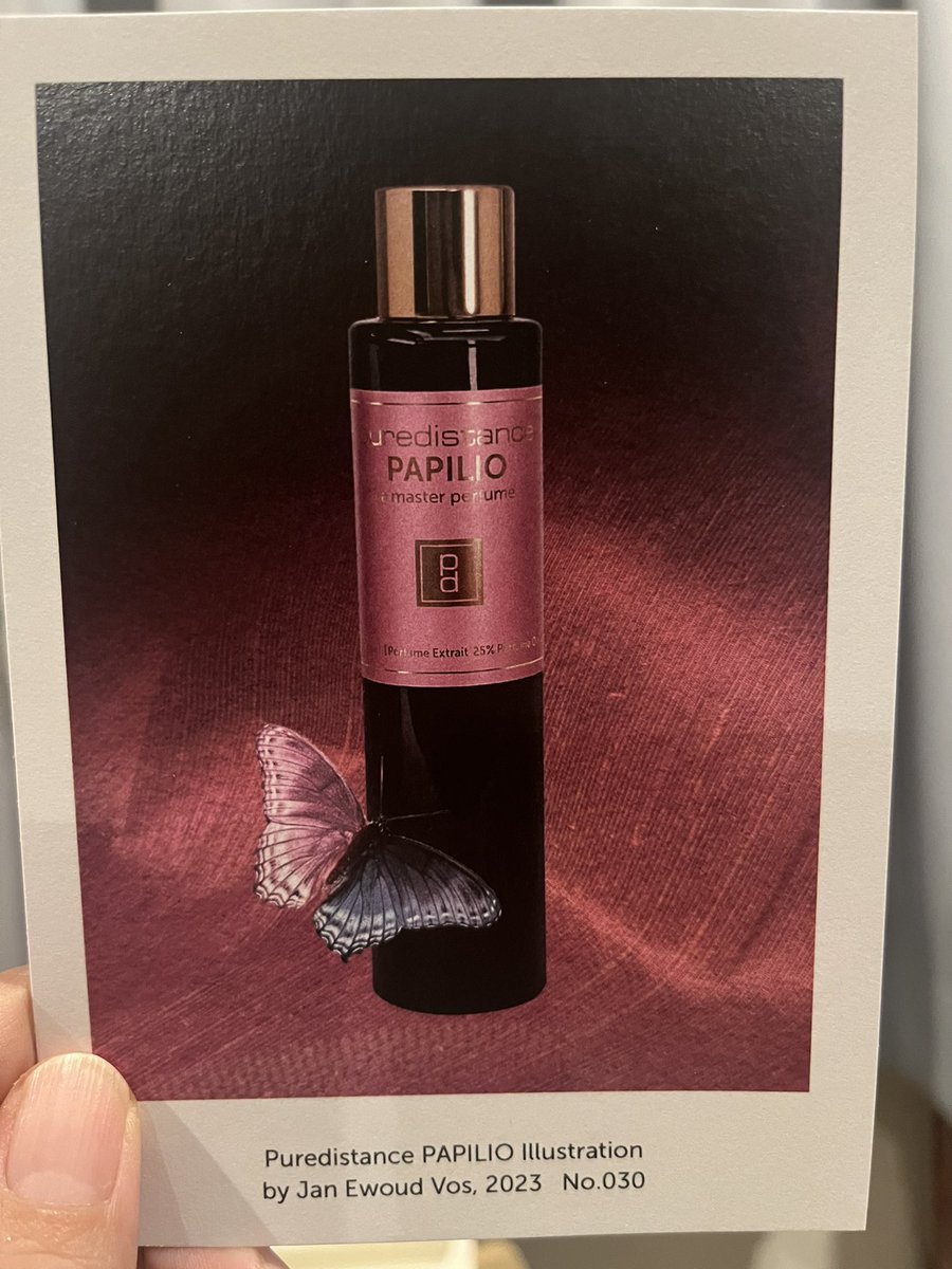 kjomikatano's tweet image. ピュアディスタンスの新作「パピリオ」
9月4日発売

調香師ナタリー・フェストエアさんの作品、ピュアディスタンスでは12に続いて2作目。
オパルデューのクラシックな甘さに惹かれて以来、ずっとブランドの追っかけをやってますが、これは現代を感じさせる軽快な甘さと思います。
#puredistance