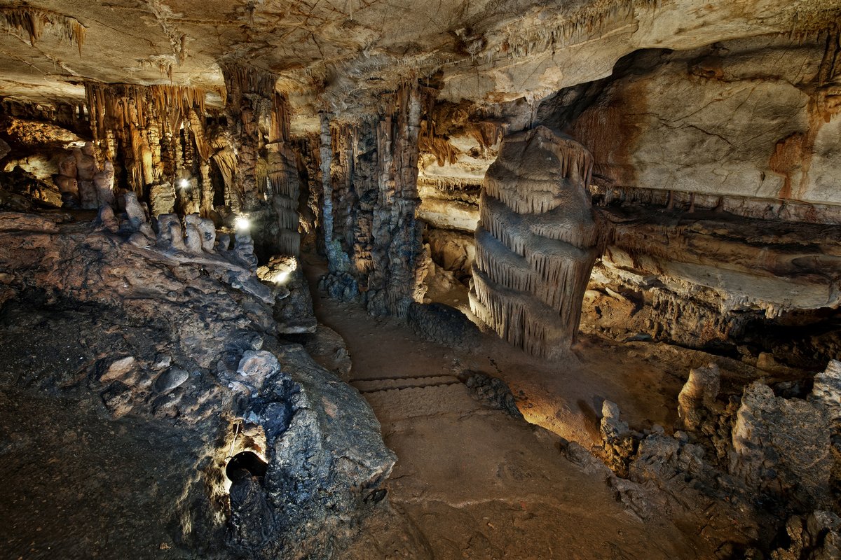 CuevasCant's tweet photo. 👋 Os dejamos una visita virtual a la cueva de #LasMonedas, en el #MonteCastillo (#PuenteViesgo)
👉https://t.co/WbgCVKBCoN
✍️ Esta cavidad esconde un auténtico espectáculo geológico repleto de estalactitas y estalagmitas 😉
🎫Entradas https://t.co/hHtRAUTarD 👩💻 https://t.co/0UkPBqsJPT