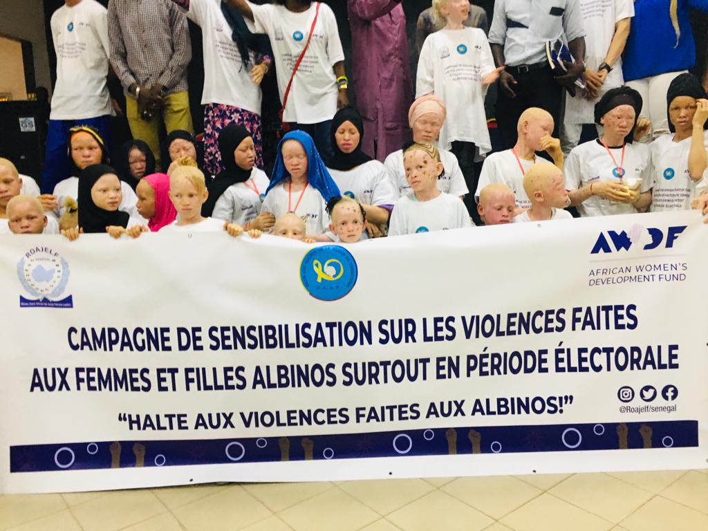 WomenJSenegal's tweet photo. CAMPAGNE DE SENSIBILISATION SUR LES VIOLENCES FAITES AUX ALBINOS EN PÉRIODE ÉLECTORALE.
Ouleye Sow et Aïssatou Sylla du département de Koumpentoum ont représenté W.J.S à cette grande mobilisation ce mardi 08 Août 2023 à Tambacounda. https://t.co/1lor4FuNNX