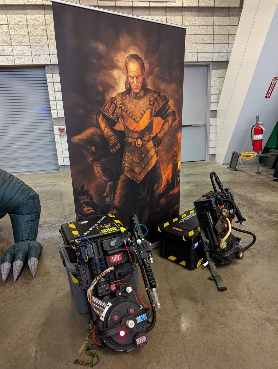 GBLostSpirits's tweet image. #MomentoCon table setup.