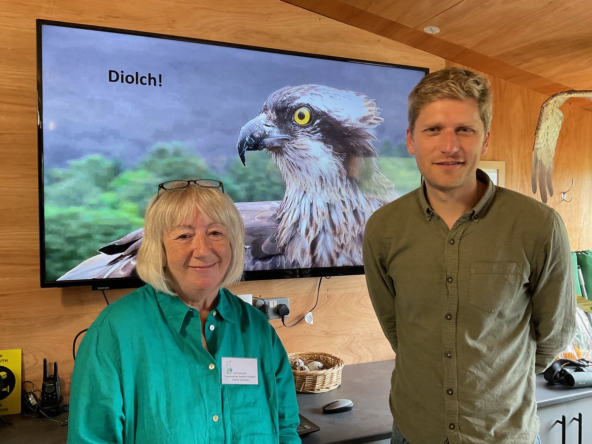 From Glaslyn to The Gambia.
Bywyd Gwyllt Glaslyn Wildlife has announced a £2500 donation to Dr Tim Mackrill’s <a href="/ospreylf/">Osprey Leadership Foundation</a> which works to promote wildlife conservation with children and young people in The Gambia, one of the UK ospreys’ wintering grounds.
glaslynwildlife.co.uk/cy/from-glasly…