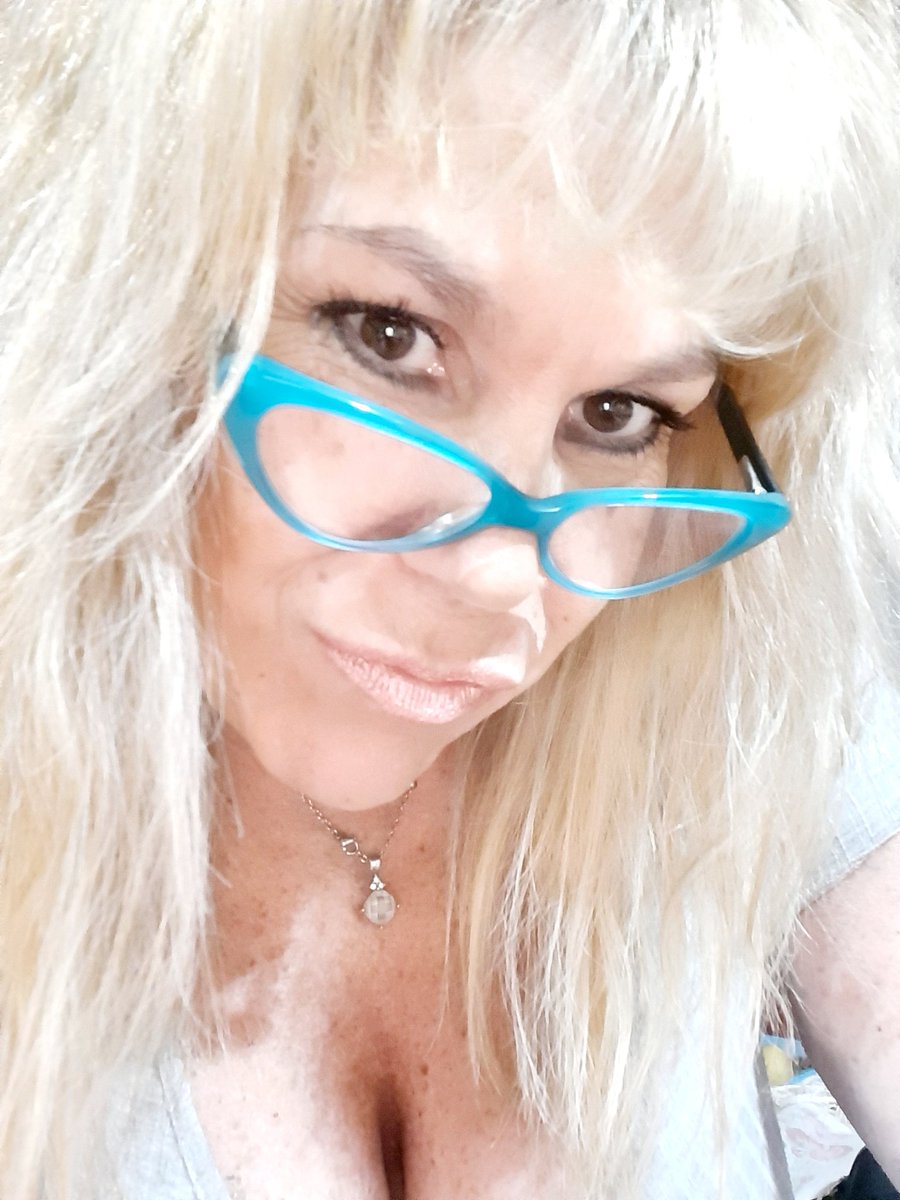 RosanaRosee's tweet photo. Buscando un cambio de look en mi cabello.!! https://t.co/nKpMsn8BlO