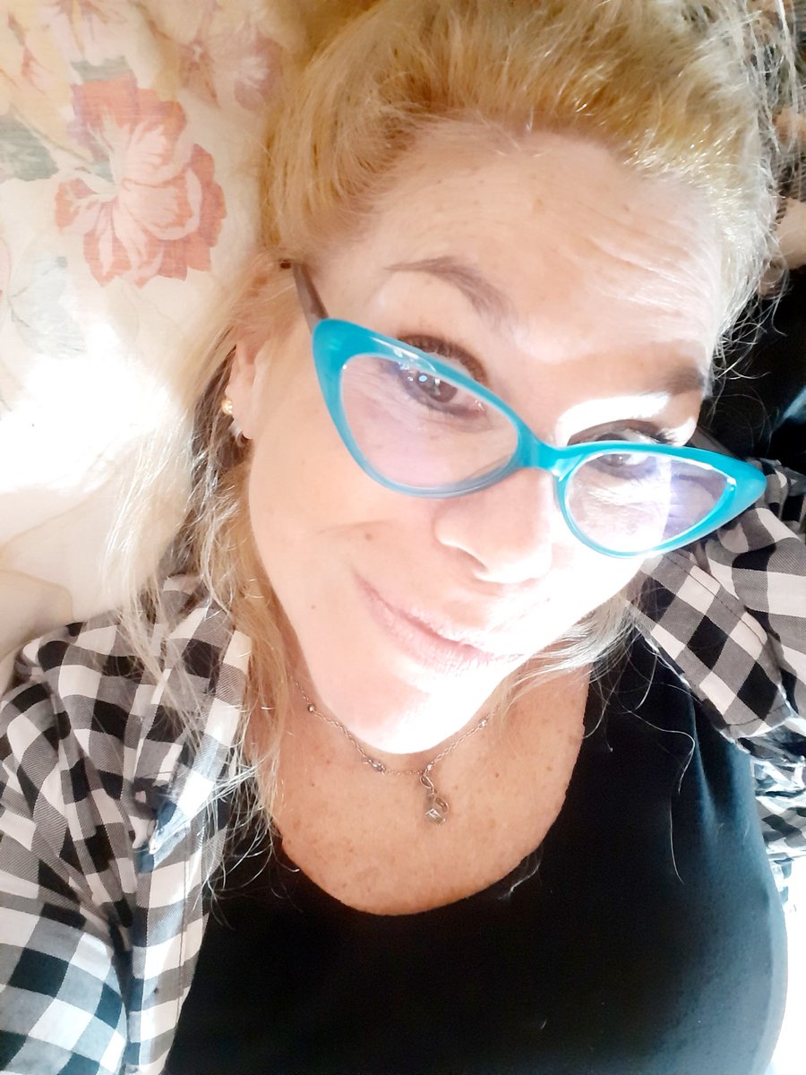RosanaRosee's tweet photo. Día q fui a ver Tributo de los Guns..!! https://t.co/ezBYKnzLOf
