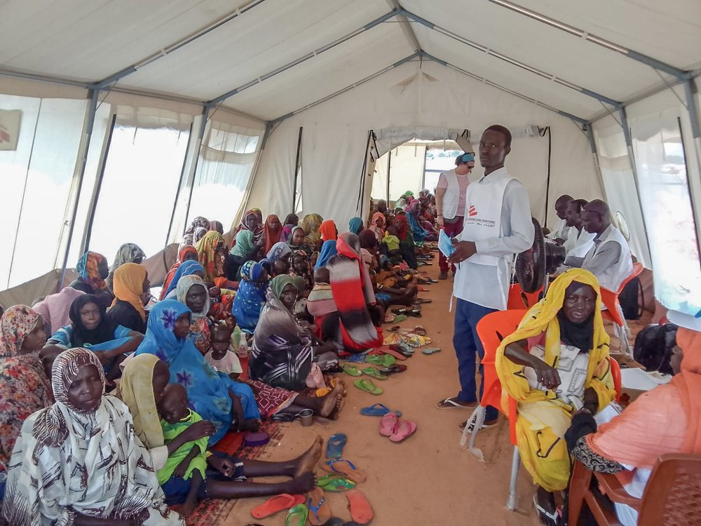 MSF_EastAfrica's tweet photo. Sudanese refugees in #Chad are facing a catastrophic situation. Over 358,000 people have arrived, and the conditions in the camps are wholly inadequate.

@MSF is calling on the international community to step up and provide essential support.

#HumanitarianCrisis #Sudan https://t.co/6xKeKraVi3