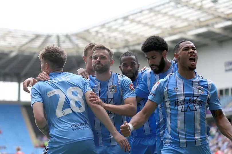SkyBluesStats's tweet photo. ๐จ ๐๐ ๐ฎ ๐ฝ๐ก๐ช๐๐จ ๐๐ฉ๐๐ฉ;
3๏ธ๏ฟฝ๏ฟฝ:0๏ธโฃ - It was Coventry Cityโs first Championship win by โ๐๐๐ง๐๐ ๐๐ค๐๐ก๐จ ๐ฉ๐ค ๐๐๐กโ at the CBS Arena since Friday 24th September 2021 when they beat Peterborough United 3-0.
๐#PUSB #CovStat https://t.co/CI0na8BhIB
