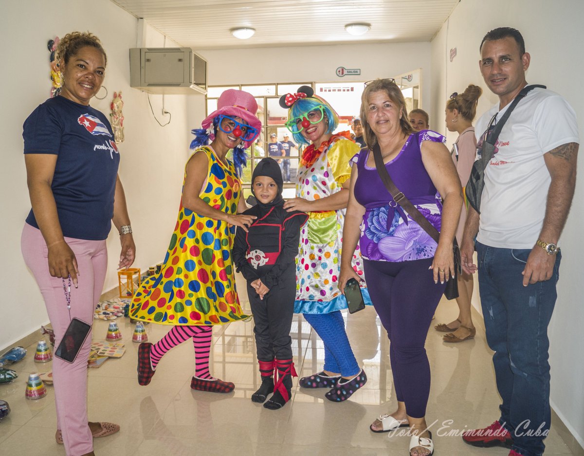 Inaugurada Casita Infantil edificada por la @ecoi16 en #Mayarí. Significan importancia del centro para la atención a los niños con padres que laboran durante todo el día. #CubaEsAmor #Cuba #Holguín