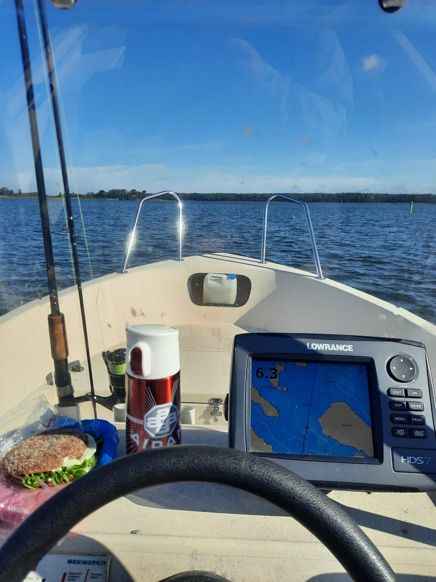 Ei aamuruuhkaa tänään #aamuveneilyä #retkieväät #raumansaaristo