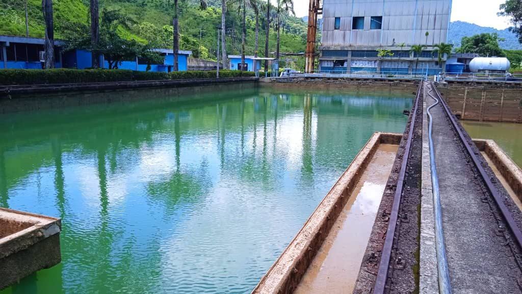 Culmina mantenimiento a planta de agua El Guapo Los trabajos contemplaron la limpieza de los sedimentadores I y II de la planta potabilizadora #ElTipoEsMaduro