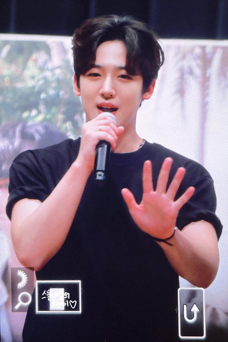 DYNN_0922's tweet photo. 230814 東京 中野 ZERO ホール 미팬

#김요한 #KIMYOHAN #ヨハン
#위아이 #WEi @WEi__Official https://t.co/Ai2CjDkTZ7