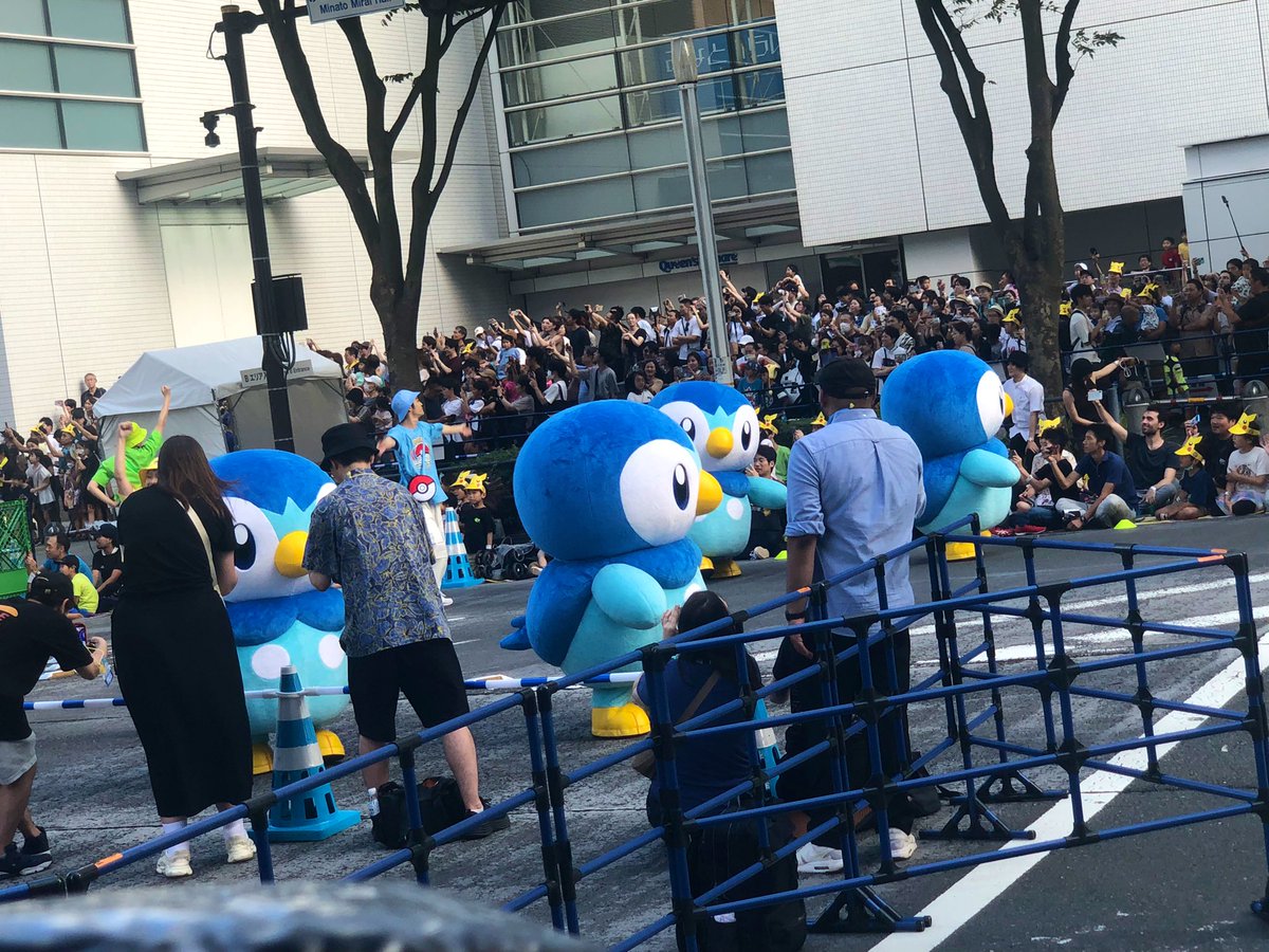 kyon1o22's tweet photo. 今日はパレードに遭遇したんですけど
ゲンガーちゃん他より移動少なめで
左右にヨチヨチ歩きで可愛かった😈💓 https://t.co/IfWV7mn2h0