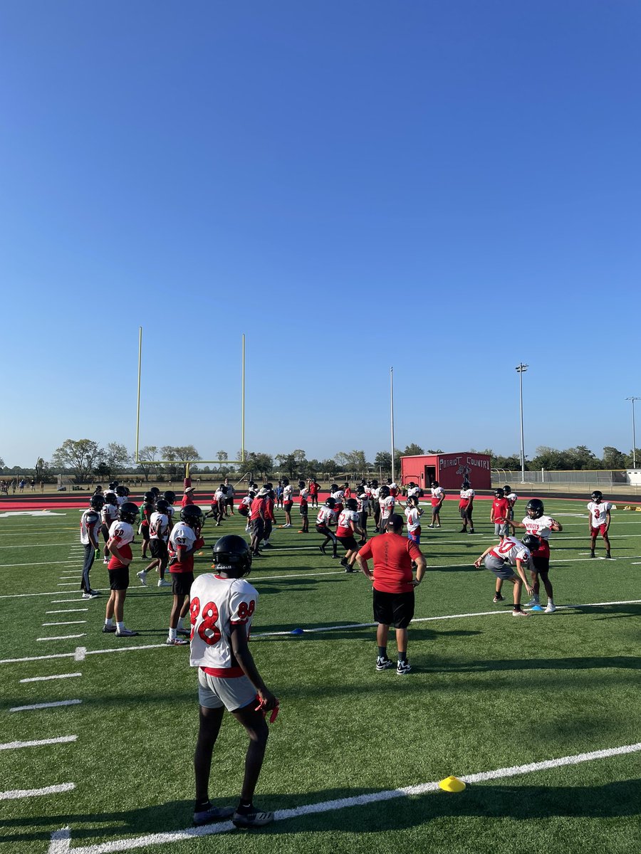 GcmPatriot's tweet photo. Have a great first day first week at school. Our Pats are ready!! 

@GCMFBRecruiting @GCM_FB_Booster #gcmfootball #ThisOneThing https://t.co/c9zHzZscIN