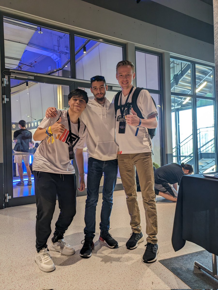 bradleydtw's tweet photo. My first rlcs LAN event, I didn't get to meet as many people as I wanted but here's some amazing people that I did get the pleasure to meet ❤️ https://t.co/t70T4S4s2j