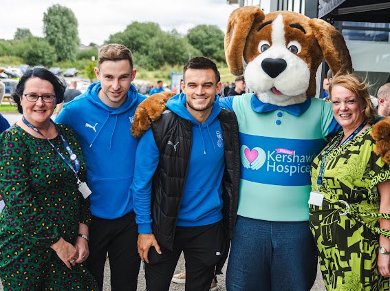 OfficialOACT's tweet photo. Back at Boundary Park 💙

✅ Mascots
✅ Flag Bearers
✅ Charity Spotlight 

📸 @phillsmithphoto 

#OACT | #OAFC https://t.co/wUy9gA8iiH