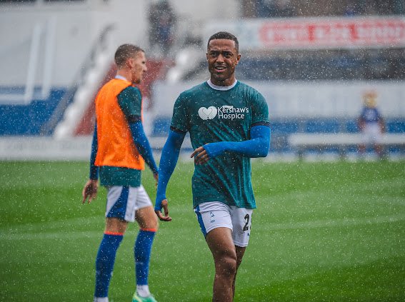 OfficialOACT's tweet photo. Back at Boundary Park 💙

✅ Mascots
✅ Flag Bearers
✅ Charity Spotlight 

📸 @phillsmithphoto 

#OACT | #OAFC https://t.co/wUy9gA8iiH