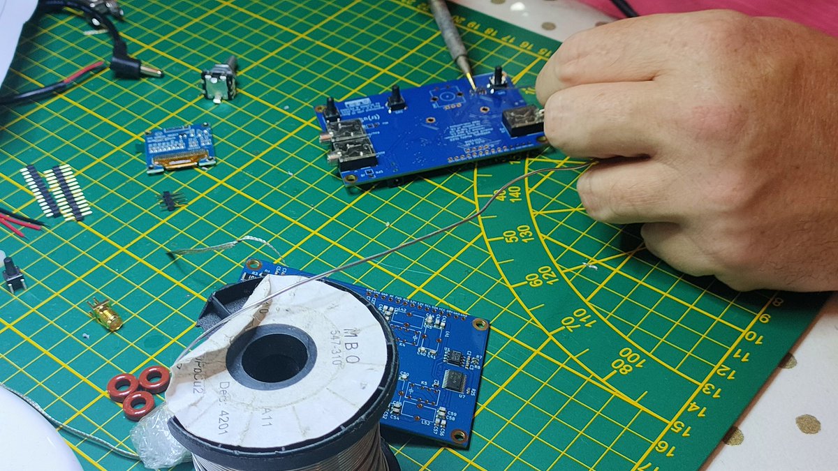 F4EED's tweet photo. Début de câblage du #trusdx de #dl2man #hamrafio #radioamateur #DIY https://t.co/3k3rzNRtsa