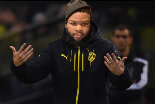 OCM_EAFC's tweet photo. #BVB have confirmed the signing of new head coach Calone! Search finally ends! 

Manager Calone spoke to the press and his most notable quote was 'I am not allowed to switch again and if. I ask to switch you can take any player out of my team of your choice'. #OCM #OnlineCareer https://t.co/lGR4AGvokw