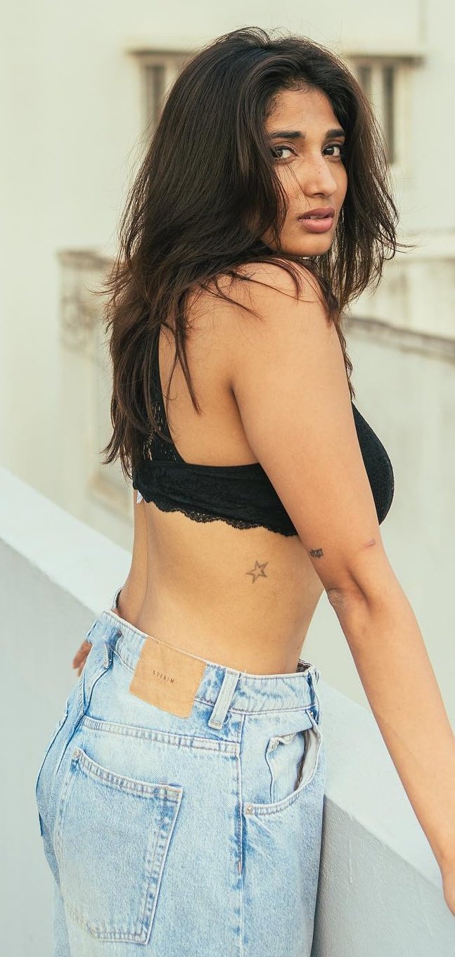 F3fYH3GbAAA-bJO?format=jpg&name=large