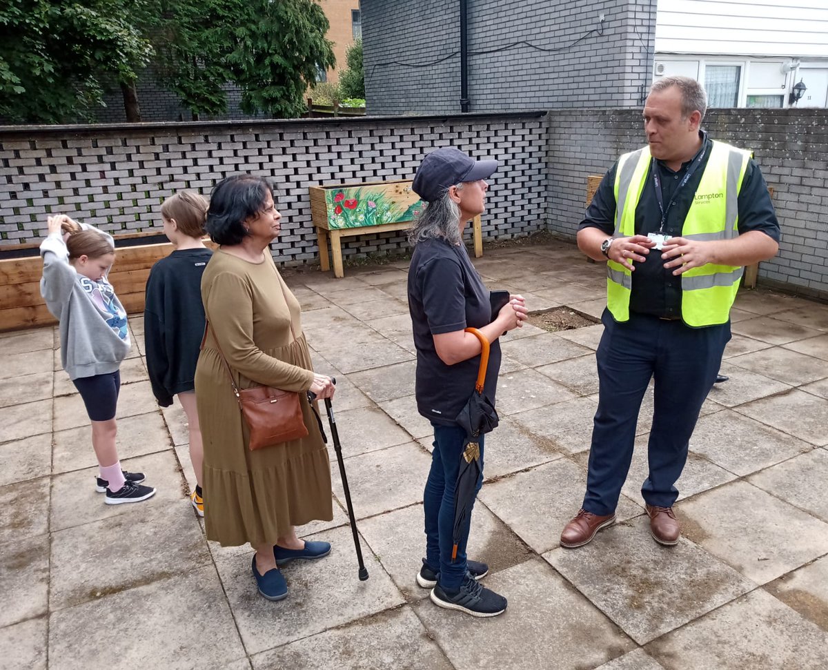 MFarmerLSGM's tweet photo. Fantastic day handing over the keys to the community centre and residents of Heston farm for the new 100% recyclable orchard garden.  @FjLeonard @SimonLampton @SLamptonservice @suessampson @LamptonServices https://t.co/6Fqgt7pVEQ
