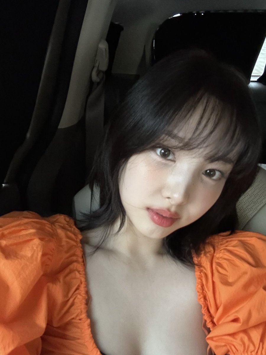 nayeon as snow white ????