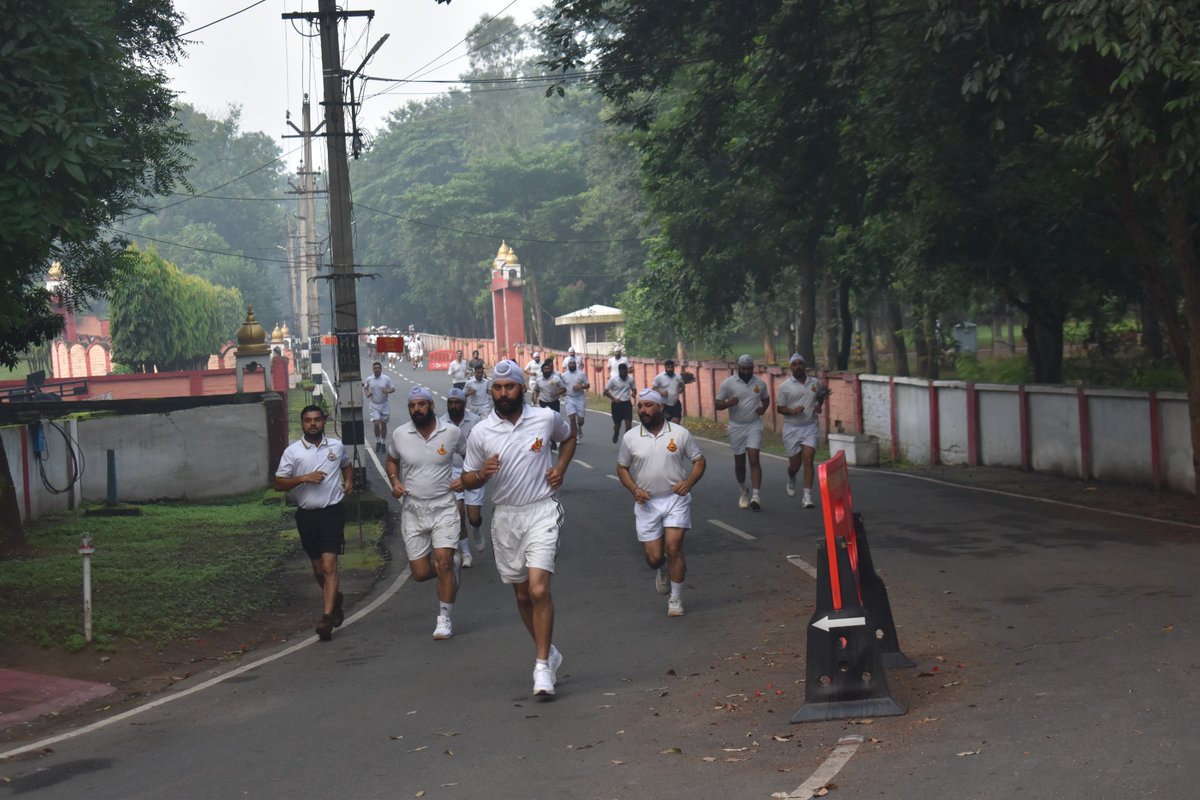 A #MiniMarathon was organized for all ranks of The Sikh Regimental Centre as part of #77thIndependence day celebrations at Ramgarh. 

(1/2)