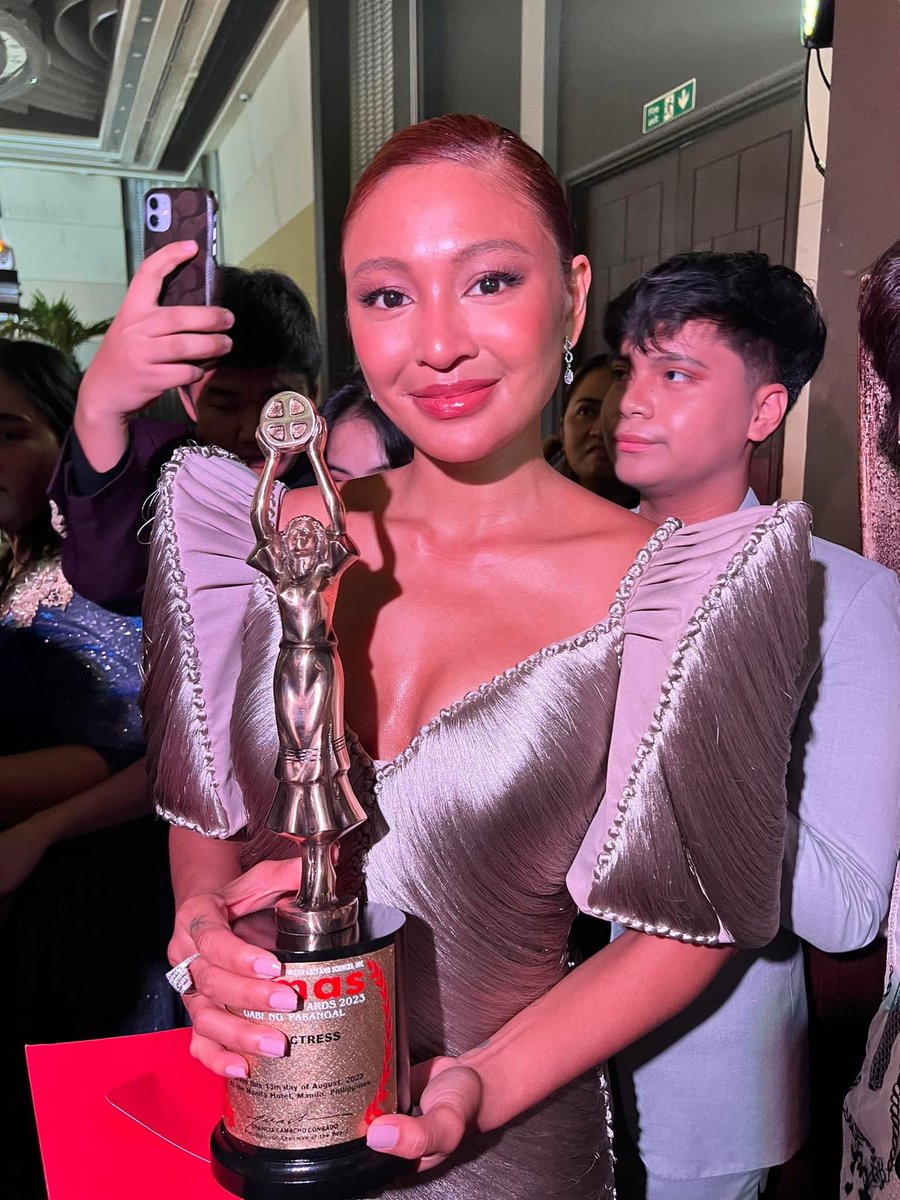 NaddictsOfc's tweet photo. 'Greed' lead actress Nadine Lustre made history last night when she bagged her second FAMAS Best Actress trophy. 

In our post-event interview, Nadine revealed that she is set to work on two more movies - one of them is a reunion project with 'Deleter' director Mikhail Red. It's another horror film for Red and Lustre. Is 'Deleter Part 2' in the pipeline?

“Wala pa, wait lang. isa-isa lang!”

With her back to back successful movie projects ('Deleter' and 'Greed'), Nadine hopes to hop back into her music next year. Her latest music effort 'Overgrown' has exceeded the million mark in Spotify streams. The actress-singer expressed appreciation with her working relationship with WILD Entertainment (Singapore/Korea based recording label). 

Also, Lustre is also happy with the renewed working relationship with her talent management Viva. 

“The way we kind of treat it is that we’re like family, and families have miscommunications and issues like that happens, but we’re okay now, happily working with Viva.”

#NadineLustre 

📷 MJ Felipe Facebook 

https://t.co/6WIATxzpfu