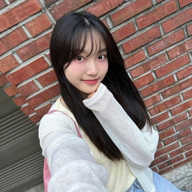 loonapubli's tweet photo. Mensagens da #GoWon no 💌:

🦋: Por favor vote na membro que vai liderar bem o LOOSSEMBLE ㅋ
🦋: Esses tipos de eventos
🦋: São tão divertidos né?ㅋ
🦋: Nós criamos as coisas juntos~~
🦋: Porque vocês também fazem parte da nossa tripulação
👤: Deixa eu ser o líder então
🦋: O que https://t.co/349UXUtcbW