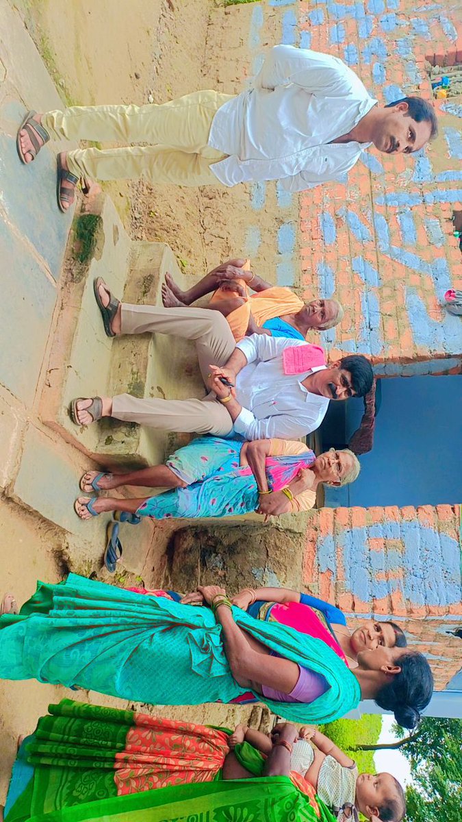 MC_Yellandu's tweet photo. Conducted Ward wise Special Drive program continues Day-6 at Ward No.20 of Yellandu Municipality for inspection &amp;rectifying of the unnoticed problems (if any) like Sanitation,Street lighting, D2D garbage collection&amp;100% water supply etc,1/2 @KTRBRS @arvindkumar_ias @dvrao0506 https://t.co/juEOOmaaOz