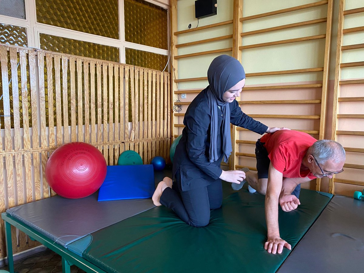 IsuErasmus's tweet photo. Seyhan, a future physiotherapist of our university is having her internship at our partner Calisia University-Kalisz, Poland and having one-on-one experience with the patients.🇹🇷🇪🇺🇵🇱 #istinyeli #istinyeuniversity #isu #isü #erasmus #traineeships https://t.co/txeYHFJr6E