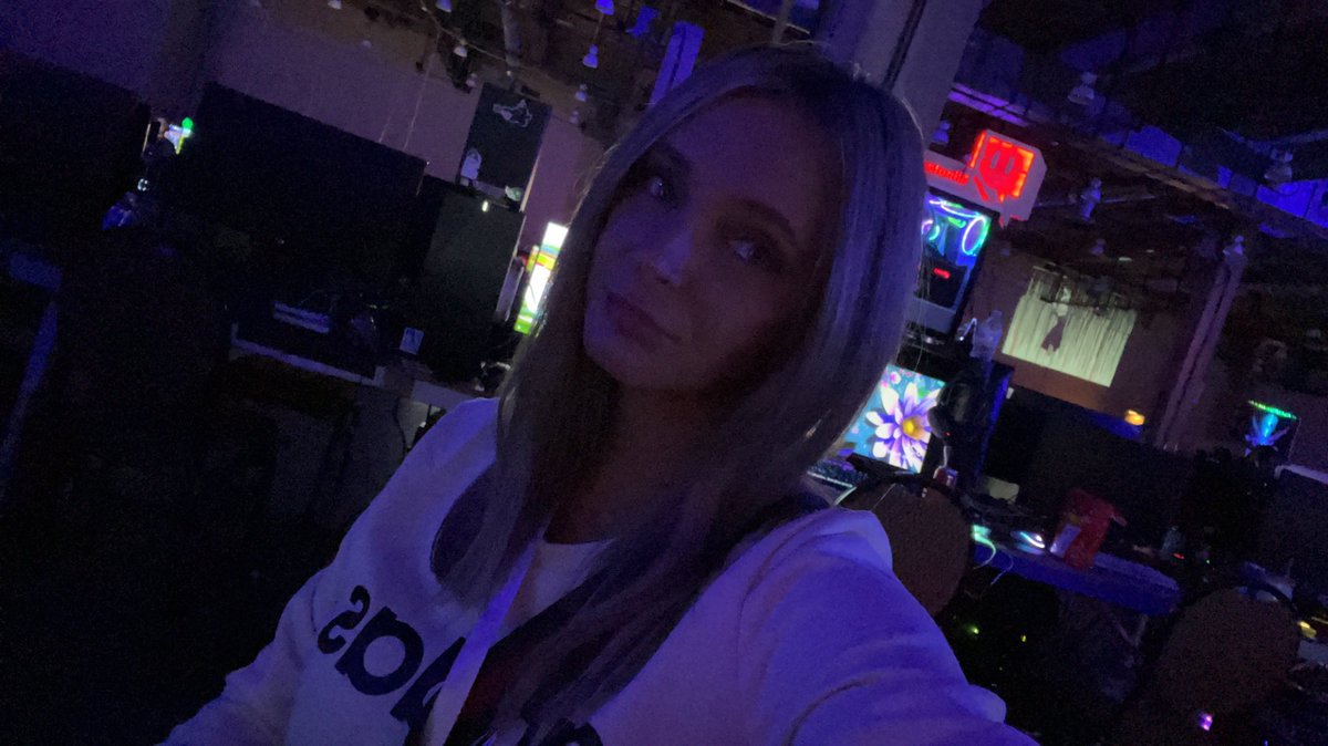 Quakecon 2023 was like a high school reunion after Covid. #Quakecon2023 

Already miss it and and reality is hitting hard today.

#quakefamily