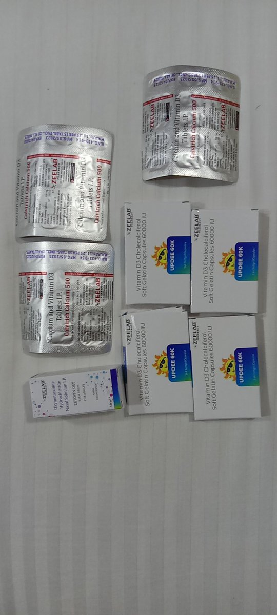 BesuraTaansane's tweet photo. Calcium 500 + Vit D3 :
Generic:11 Rs vs Shelcal :131 Rs
Vitamin D 60k :
Generic: 80 Rs vs Uprise: 293Rs
Nasal Spray
Generic: 15Rs vs Otrivin: 106Rs
All this in pic cost me 208 Rs including delivery vs 995 Rs for above brands
Not saying one must use generics for all cases but choose wisely
ππ»π₯
