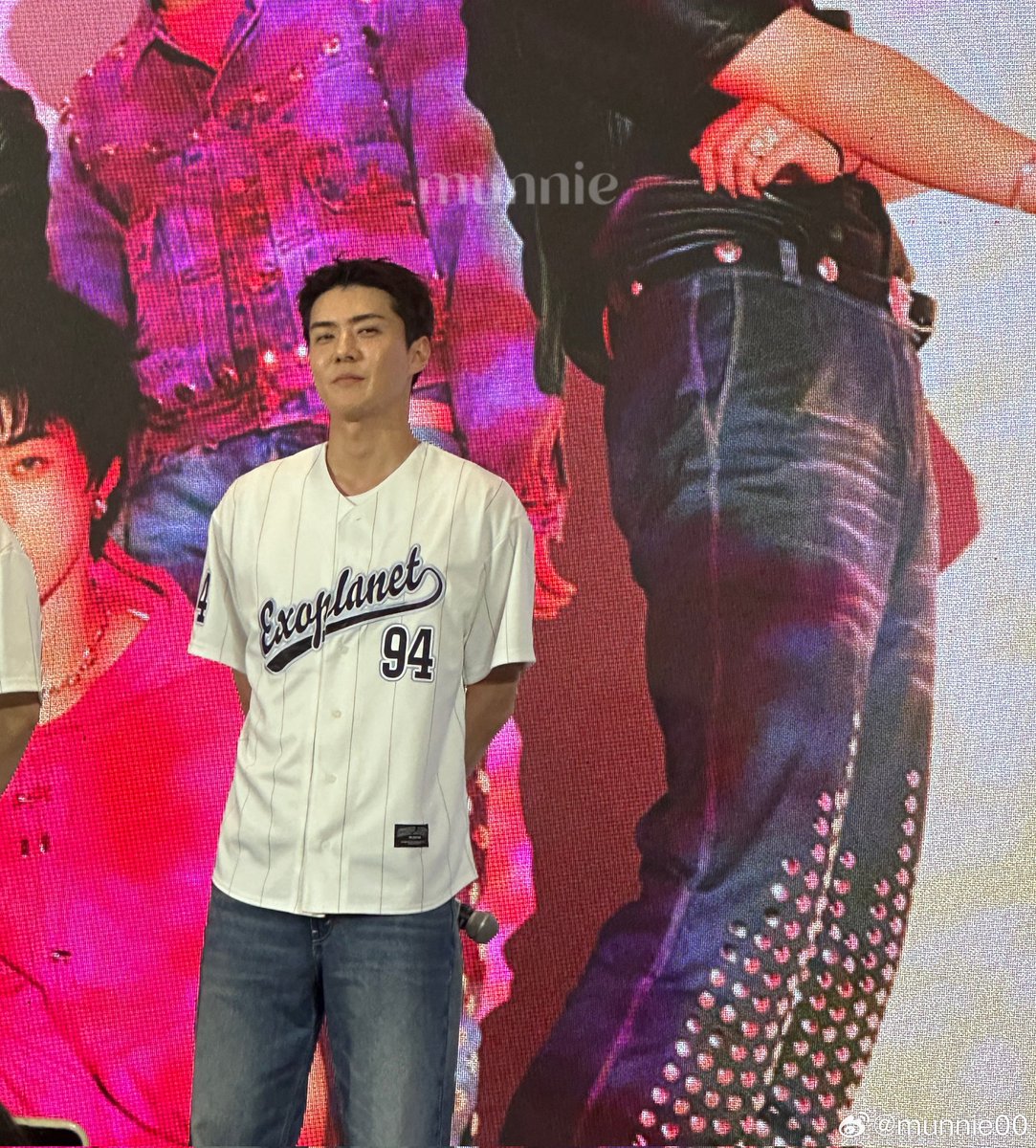 xunqi_indonesia's tweet photo. 230814 | YIZHIYU OFFLINE FANSIGN IN QINGDAO✨

Ganteng bangettt 🧡🧡🧡

cr https://t.co/uHjAhxD3yl
#SEHUN #세훈 #엑소세훈 https://t.co/d2gA87x4Ny